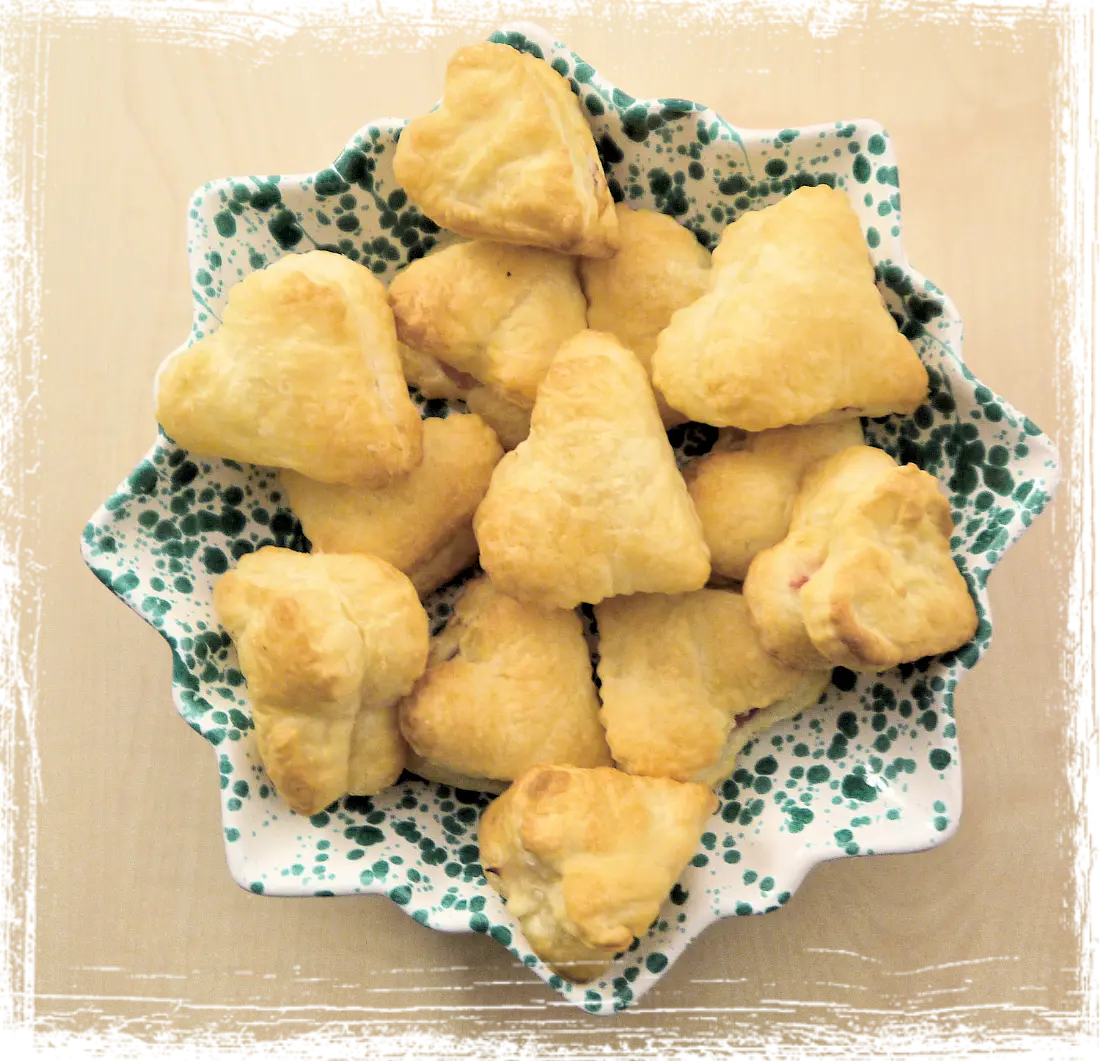 Cuori di sfoglia ripieni Cuori di sfoglia ripieni