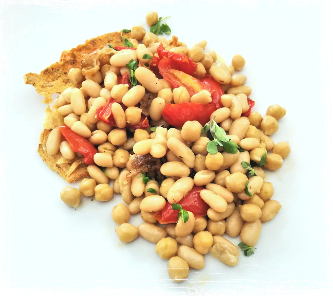 Ceci, fagioli e pomodorini confit Ceci, fagioli e pomodorini confit