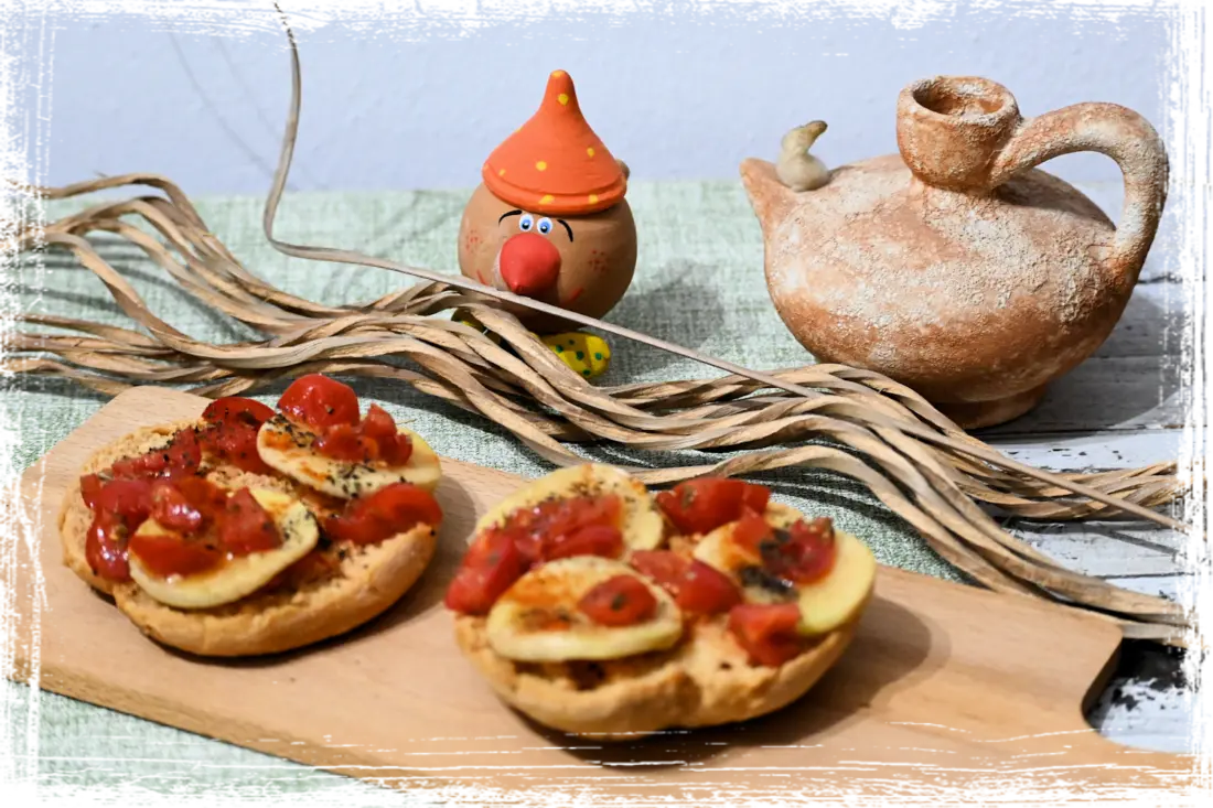 Frisa salentina con zucca trombetta e pomodorini Frisa salentina con zucca trombetta e pomodorini
