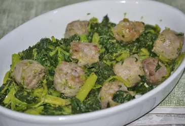 Salsiccia con cime di rapa