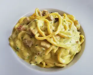 Chitarra alla carbonara di pesce spada