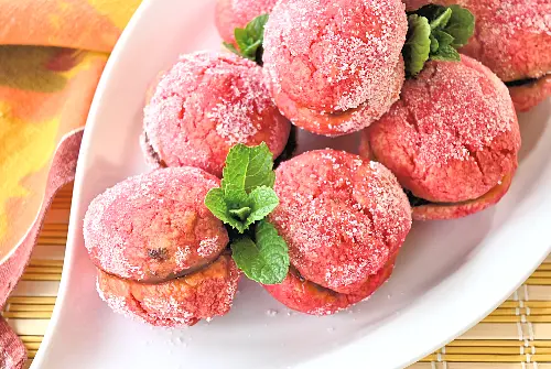 Pesche dolci all'Alchermes Pesche dolci all'Alchermes