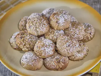 Dolcetti alle nocciole con cuore di Nutella