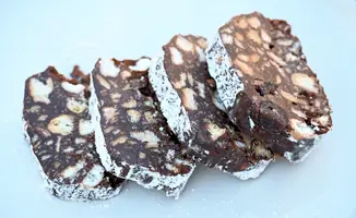 Salame di cioccolato con boero