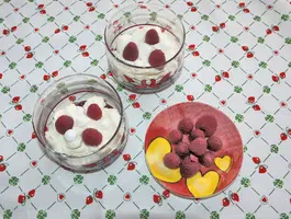 Cremoso ai lamponi e meringhe