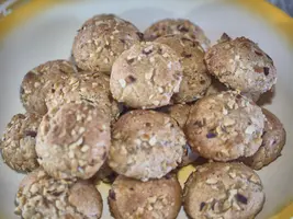 Dolcetti alle nocciole con cuore di Nutella