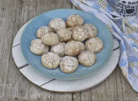 Dolcetti alle mandorle con cuore di amarena