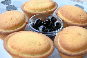 Pasticciotto alla crema con amarena