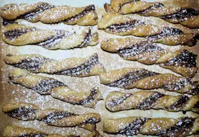 Torciglioni di pasta sfoglia alla Nutella