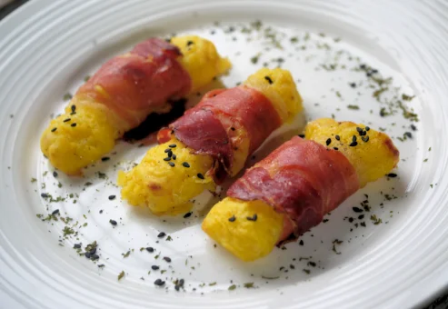 Rotolini di patate e speck