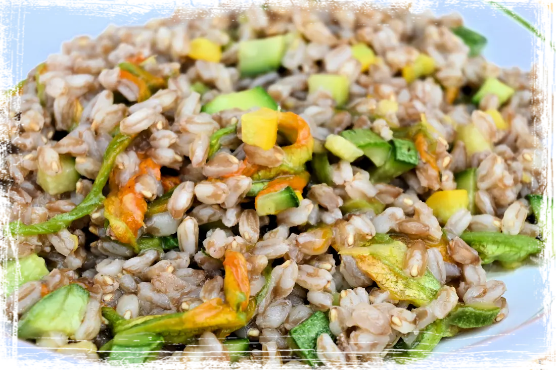 Farro con zucchine e fiori di zucca