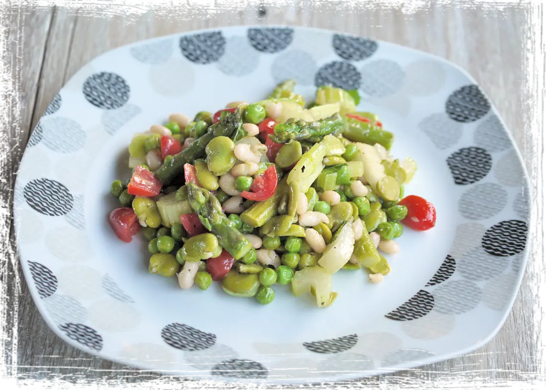 Insalata di legumi e asparagi