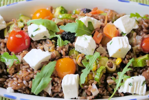 Insalata di riso orange con verdure e giuncata