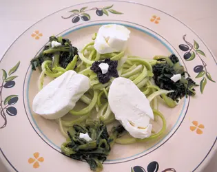 Insalata di puntarelle e fior di latte