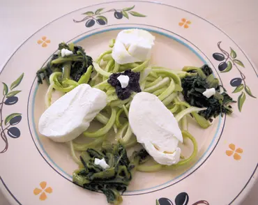 Insalata di puntarelle e fior di latte