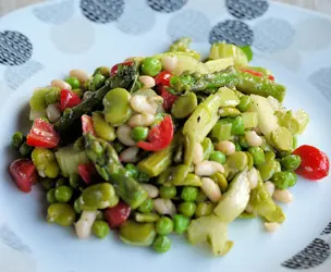 Insalata di legumi ed asparagi