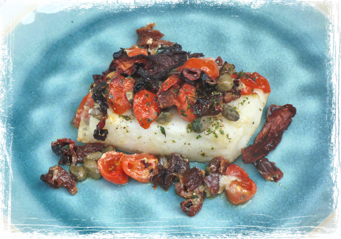 Baccalà al forno con capperi, pomodori secchi e peperoni cruschi Baccalà al forno con capperi, pomodori secchi e peperoni cruschi