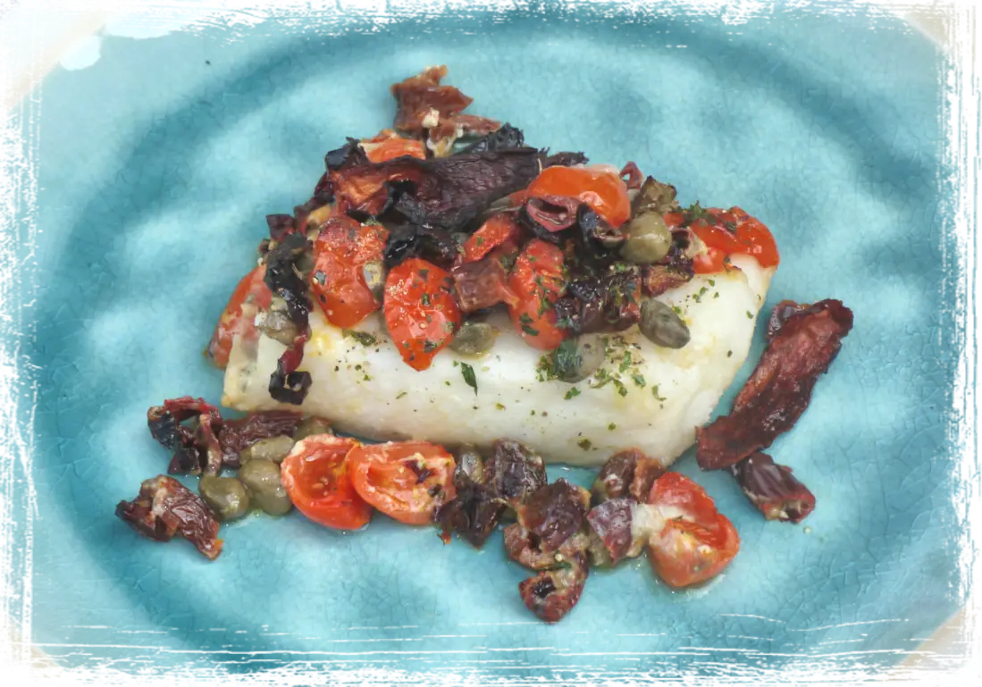 Baccalà al forno con capperi, pomodori secchi e peperoni cruschi Baccalà al forno con capperi, pomodori secchi e peperoni cruschi