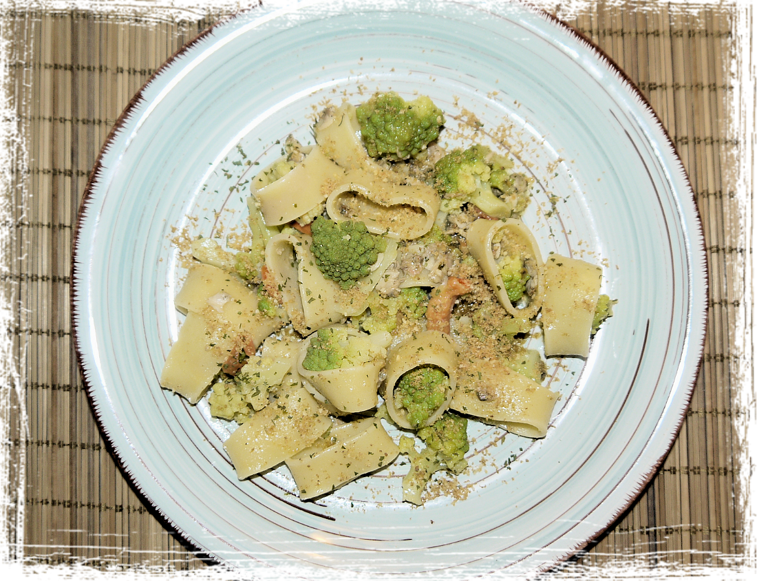 Calamarata broccoli e vongole Calamarata broccoli e vongole