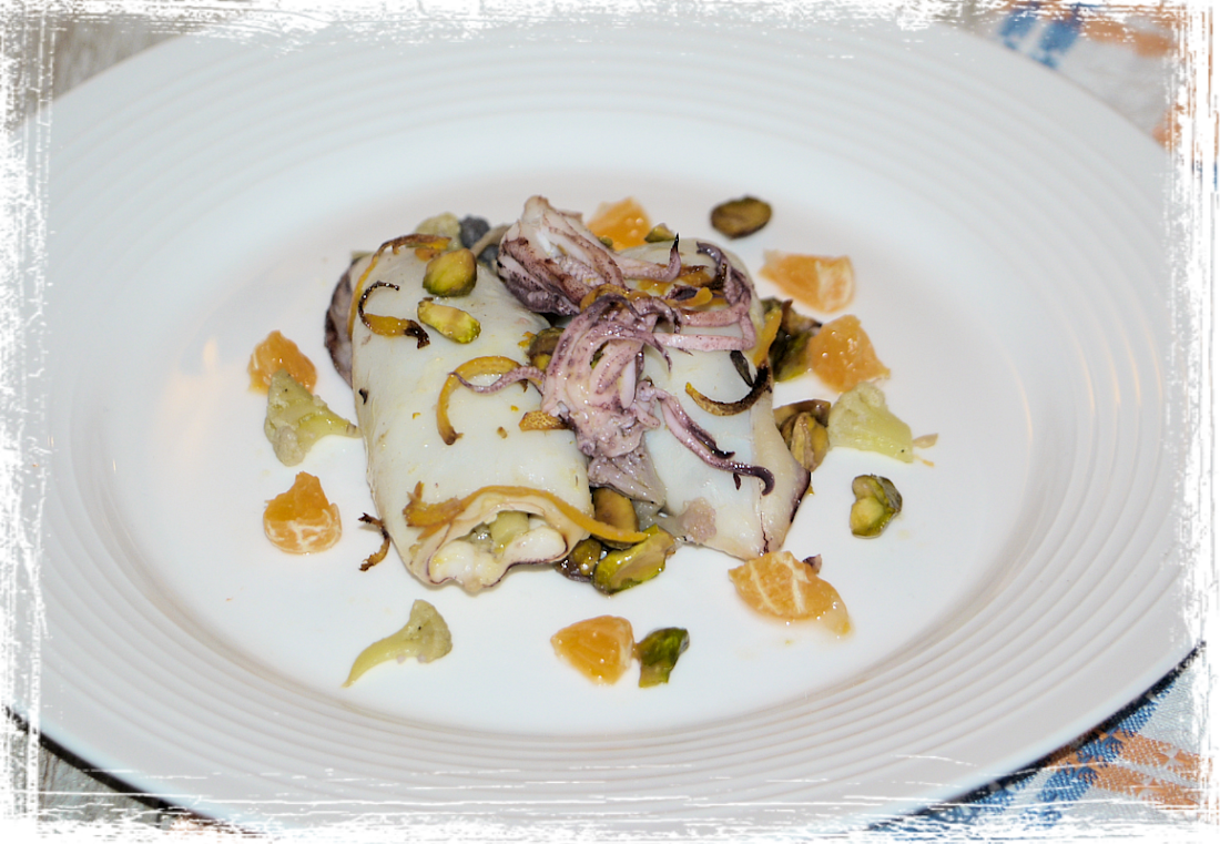 Calamari ripieni di cavolfiore con arancia e pistacchi Calamari ripieni di cavolfiore con arancia e pistacchi