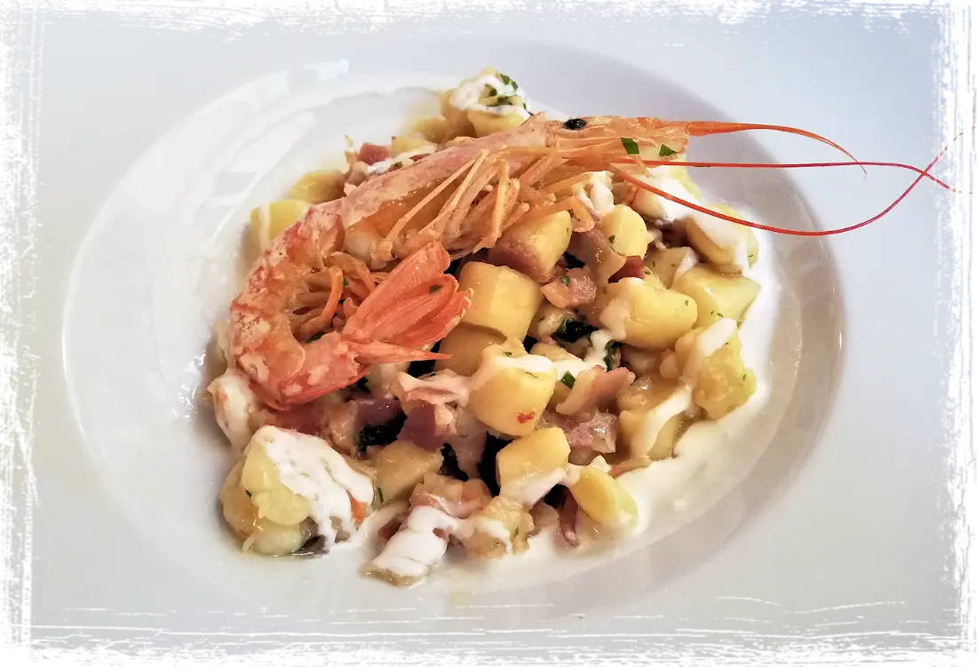 Gnocchi di ricotta con gamberi burrata e pancetta Gnocchi di ricotta con gamberi burrata e pancetta
