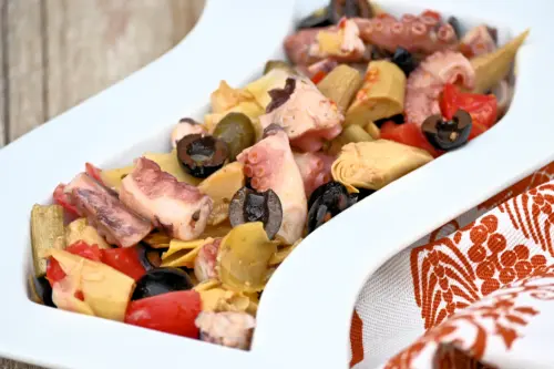 Insalata di polpo con carciofini e olive