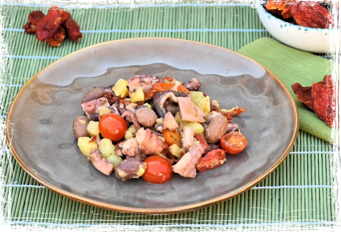 Insalata di polpo con pomodori secchi e melanzane Insalata di polpo con pomodori secchi e melanzane