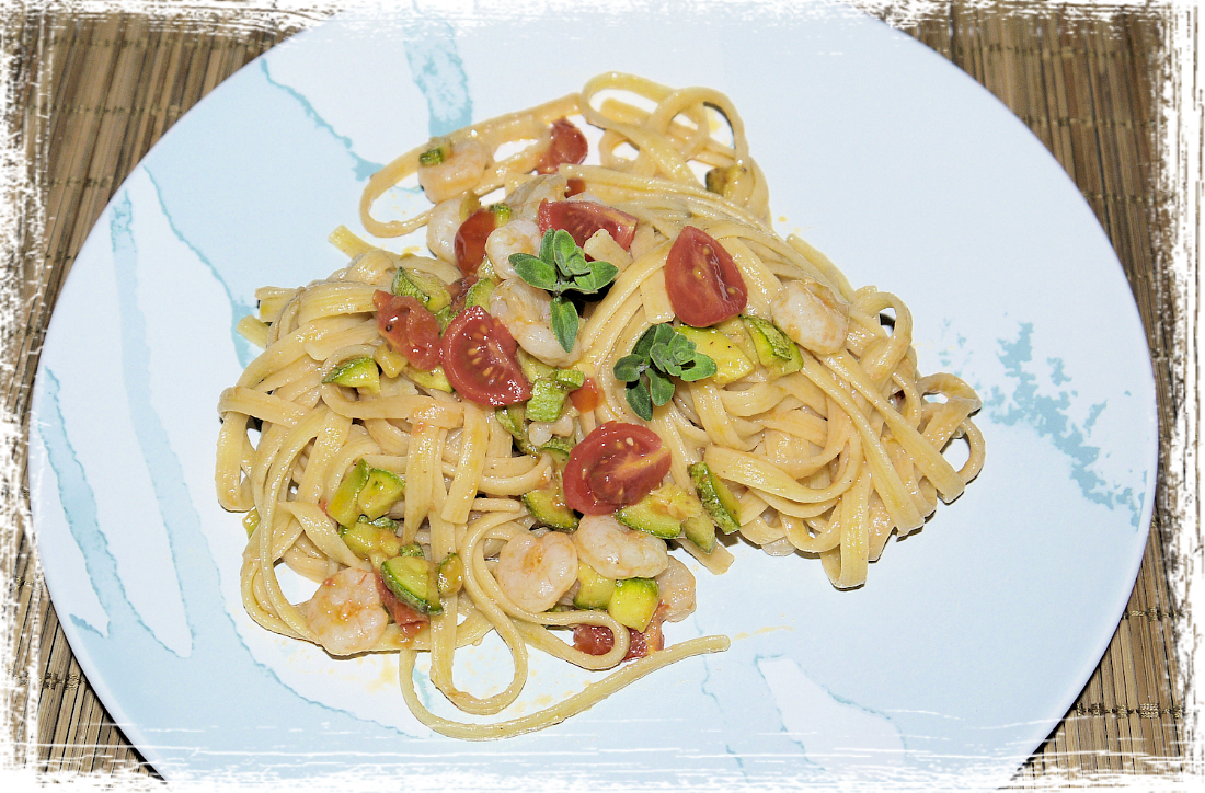 Tagliolini all'arancia gamberi e zucchine Tagliolini all'arancia gamberi e zucchine