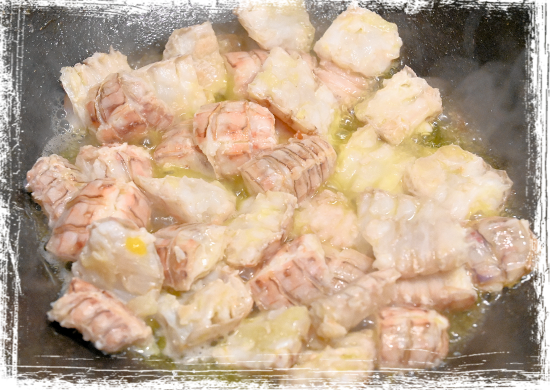 Maccheroncini al torchio con sugo alle canocchie Maccheroncini al torchio con sugo alle canocchie