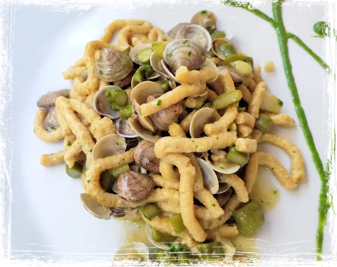 Passatelli con vongole e asparagi Passatelli con vongole e asparagi