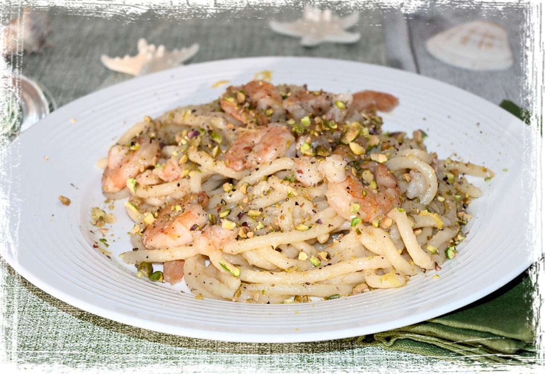 Pici con mazzancolle e pistacchi Pici con mazzancolle e pistacchi