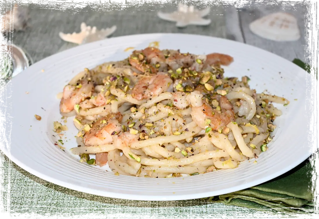 Pici con mazzancolle e pistacchi