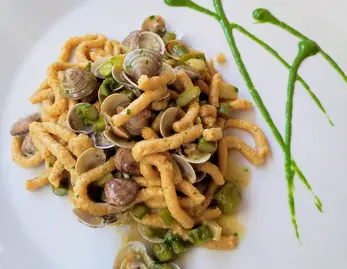 Passatelli con vongole e asparagi