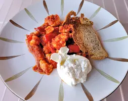 Gamberi alla provenzale con burrata