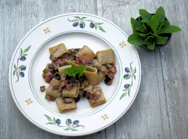 Mezzi paccheri alla siciliana