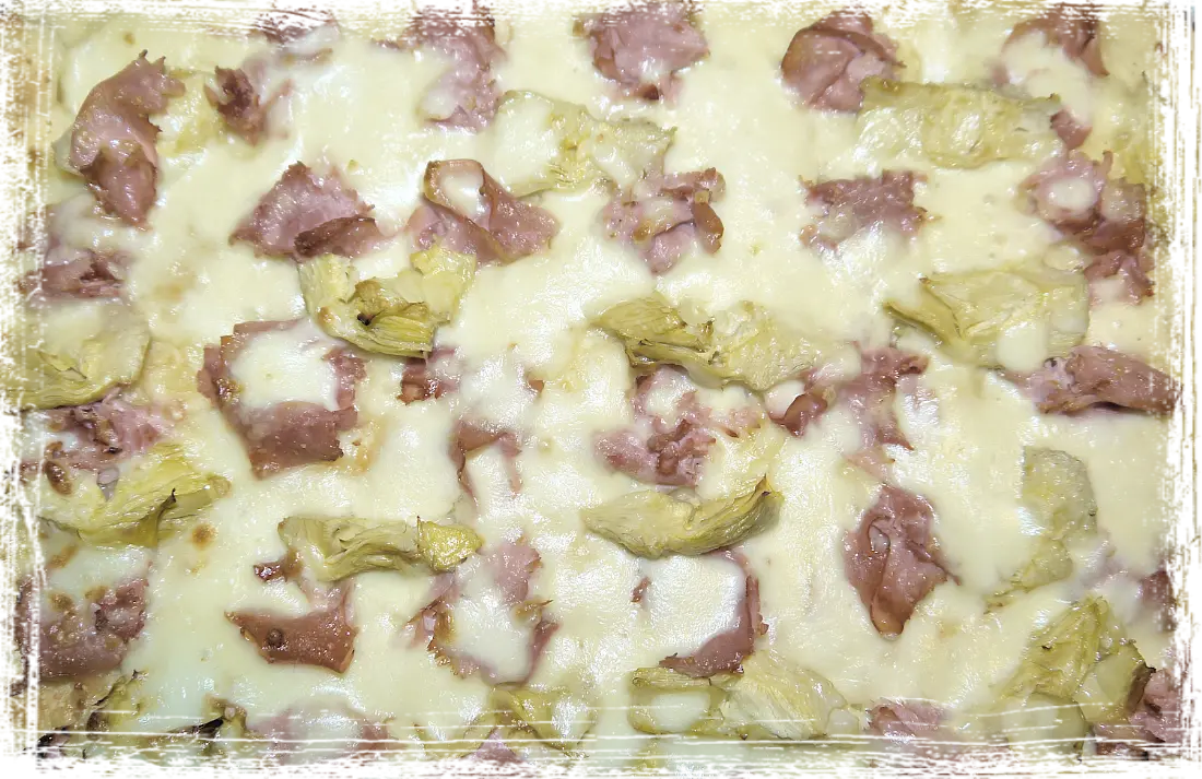 Pizza prosciutto e carciofi Pizza prosciutto e carciofi