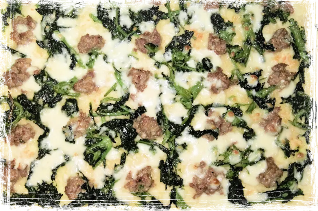 Pizza cime di rapa e salsiccia Pizza cime di rapa e salsiccia