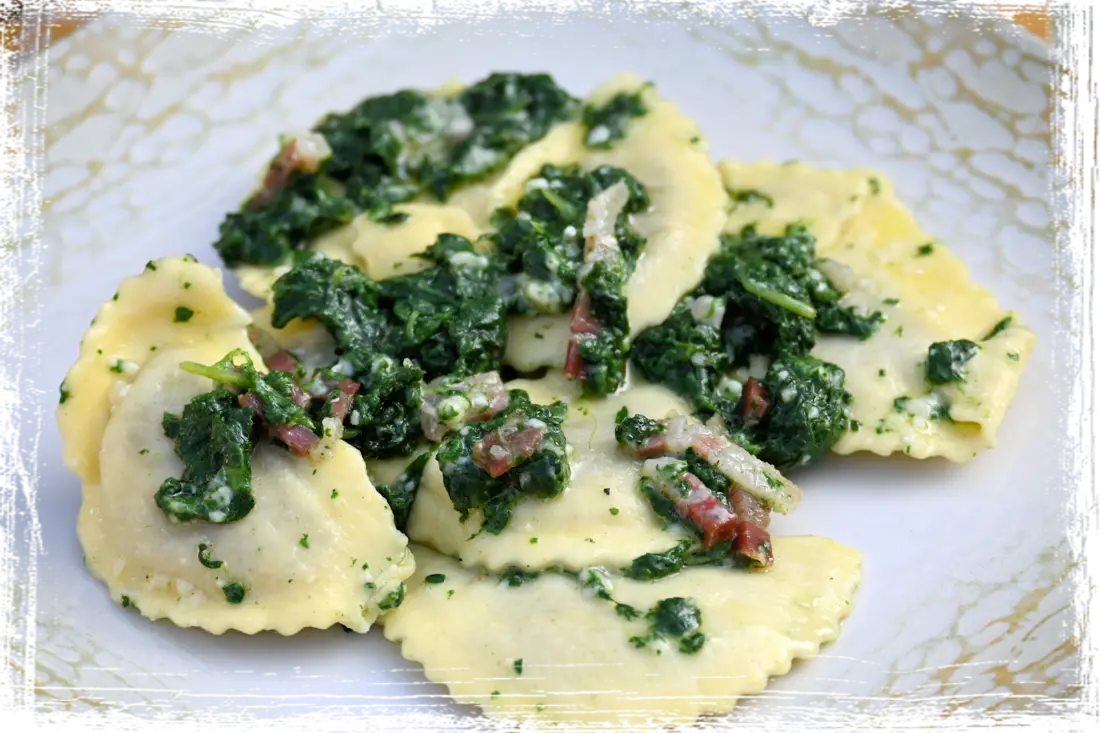 Mezzelune con borragine e pancetta affumicata Mezzelune con borragine e pancetta affumicata