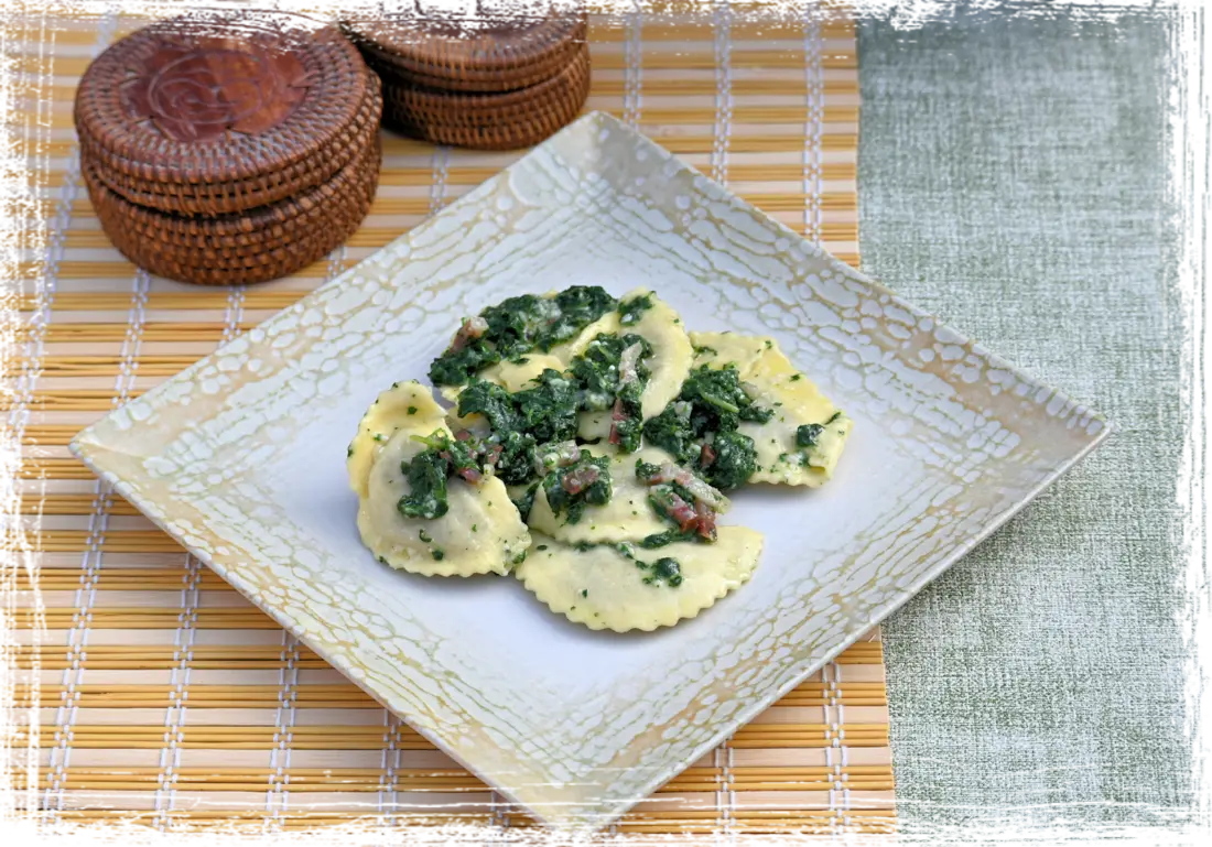 Mezzelune con borragine e pancetta affumicata Mezzelune con borragine e pancetta affumicata