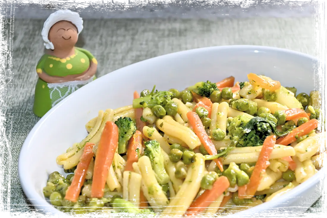 Caserrecce con carote, broccoli e piselli