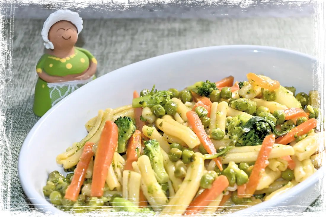 Caserrecce con carote, broccoli e piselli Caserrecce con carote, broccoli e piselli