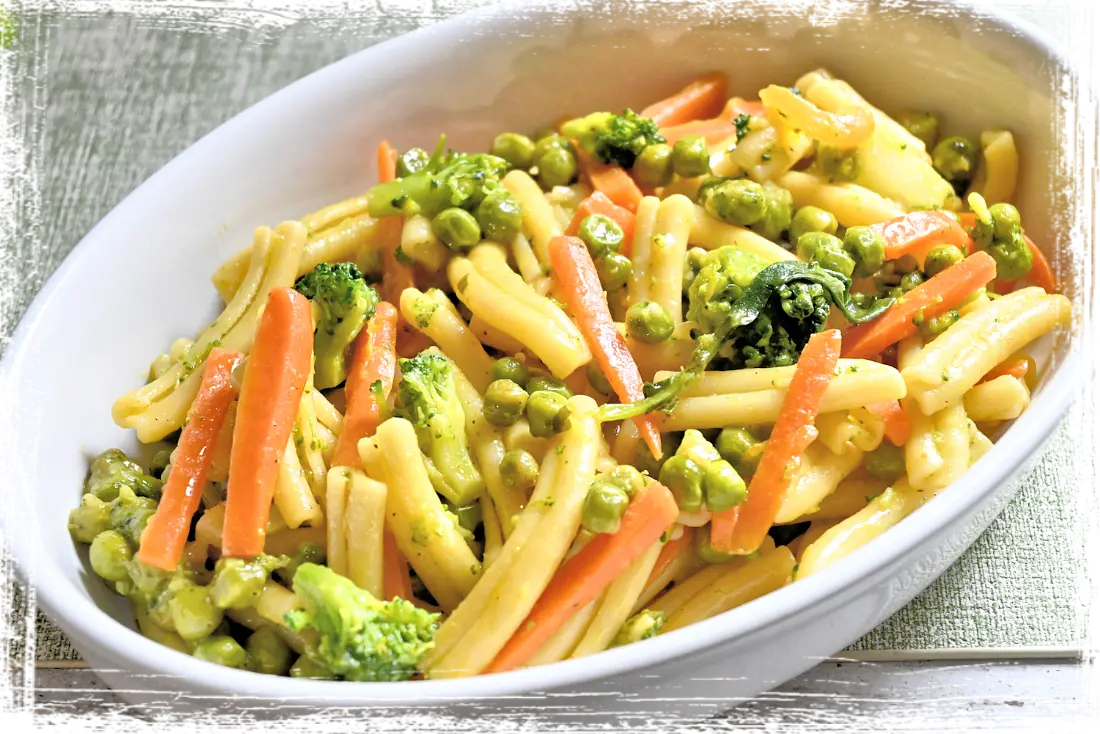 Caserrecce con carote, broccoli e piselli Caserrecce con carote, broccoli e piselli
