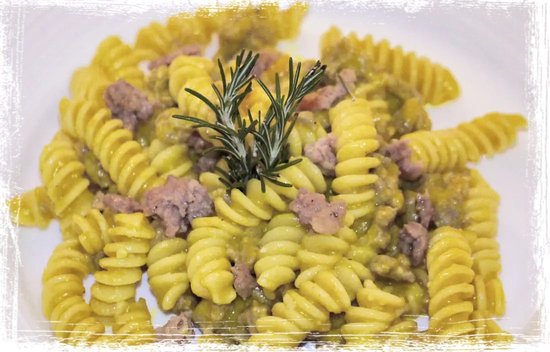 Fusilli con crema di zucca e salsiccia Fusilli con crema di zucca e salsiccia