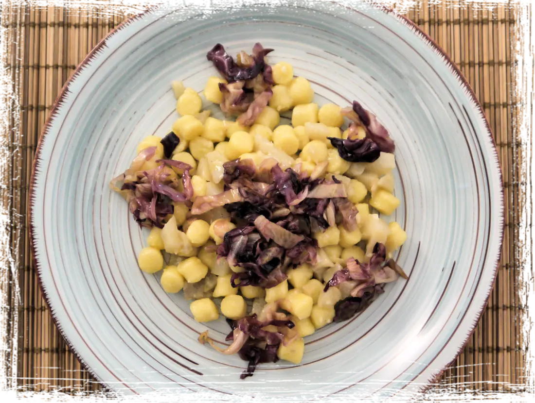 Chicche di patate con topinambour e radicchio di Treviso