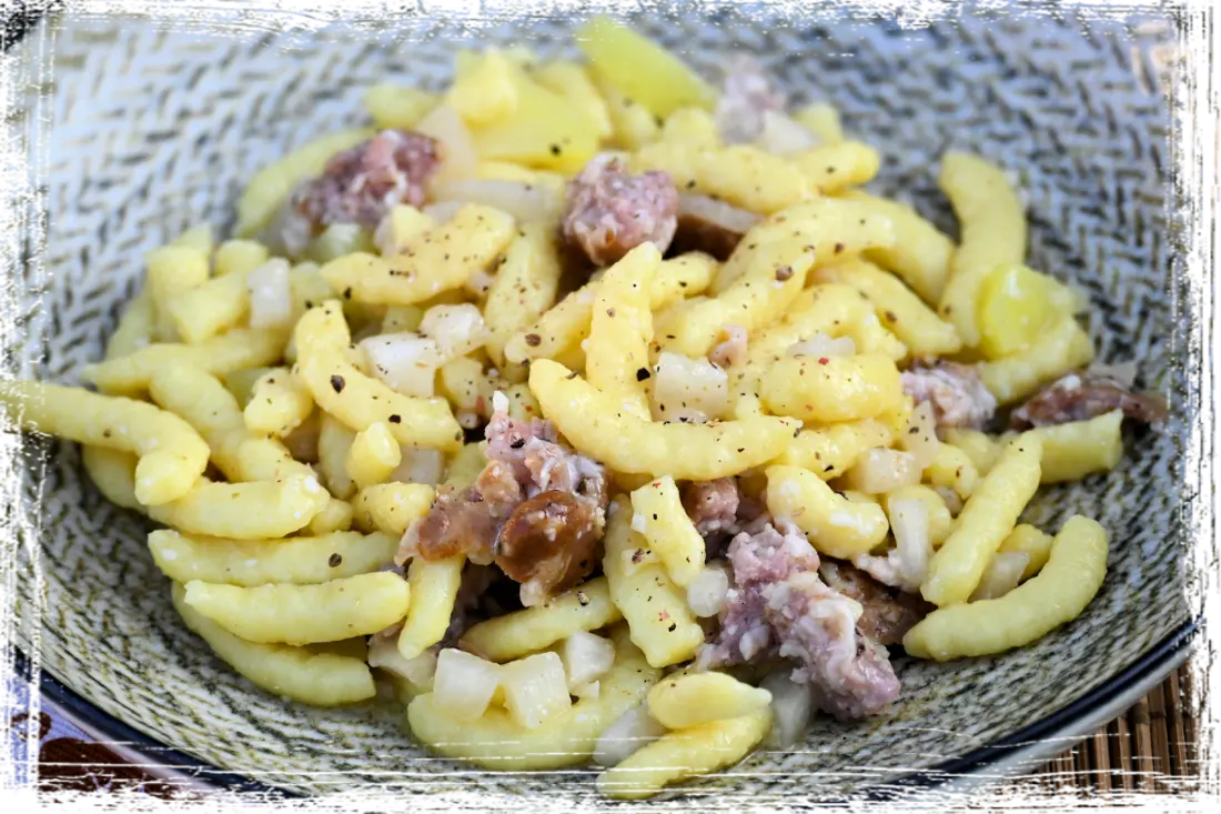 Gnocchetti all'uovo con ciuìga, rape e patate Gnocchetti all'uovo con ciuìga, rape e patate