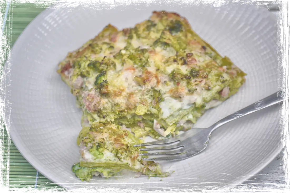 Lasagne con broccoli, salsiccia e ciuìga