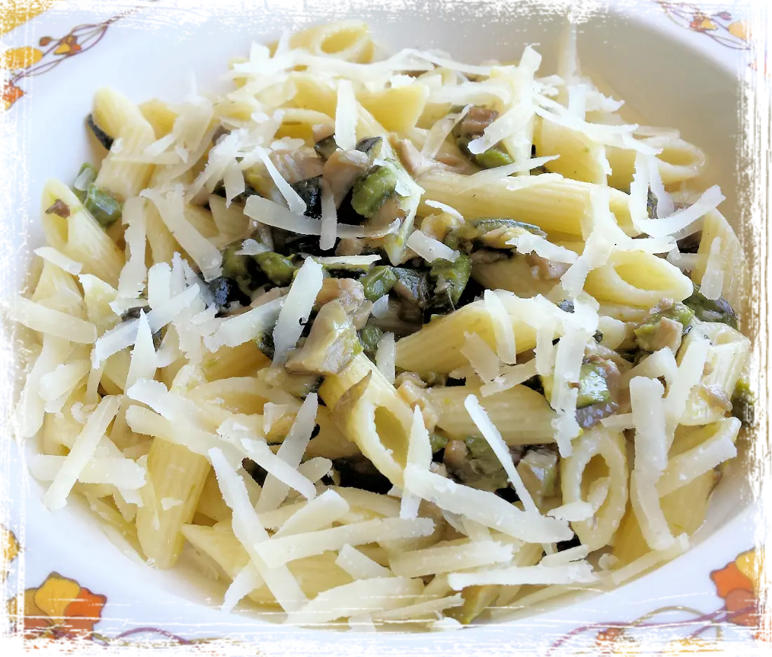Mezze penne con ragù di verdure Mezze penne con ragù di verdure