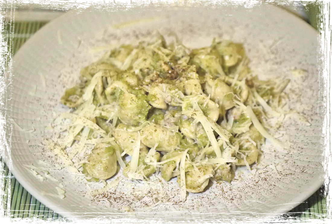 Orecchiette con salsiccia, cime di rapa e caciocavallo