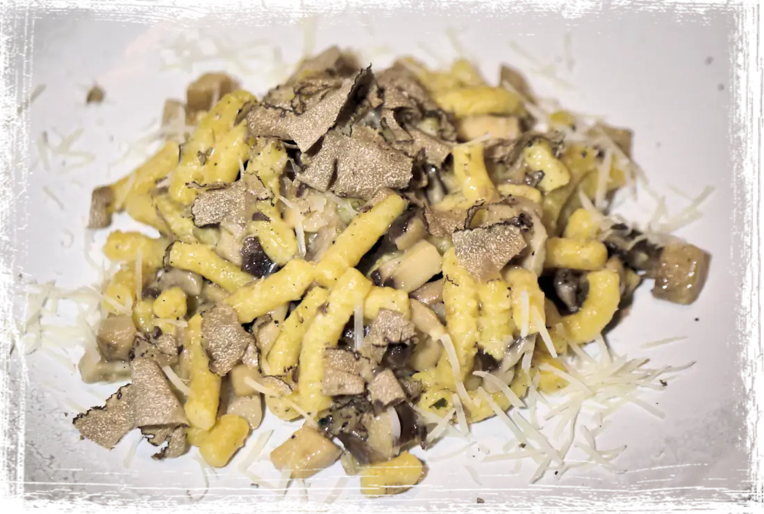 Passatelli con cardoncelli e tartufo nero Passatelli con cardoncelli e tartufo nero