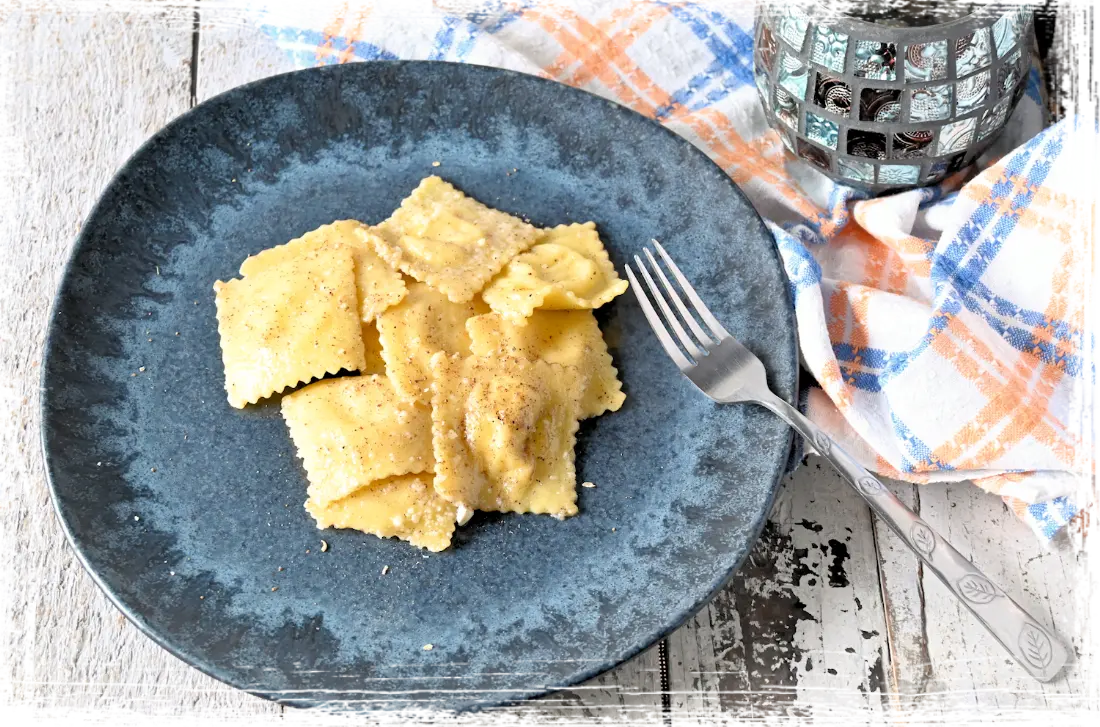 Ravioli cacio e pepe